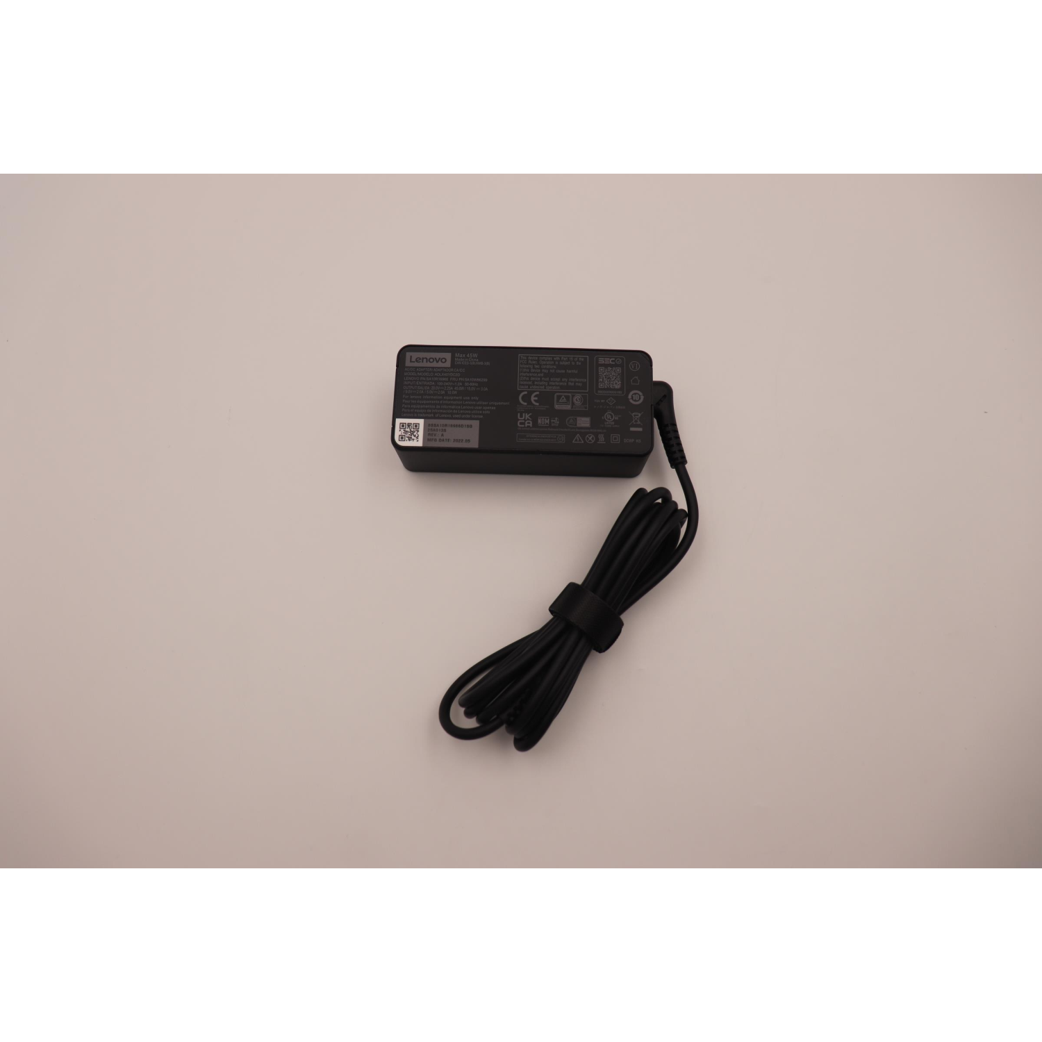 Lenovo 5A10W86299 Power Adapters & Inverters - Black